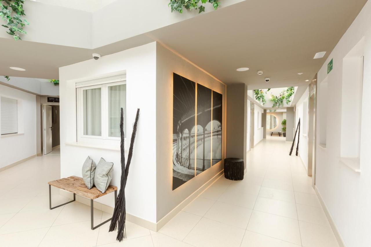 Apartamentos Martalia Arenal Ronda Ngoại thất bức ảnh