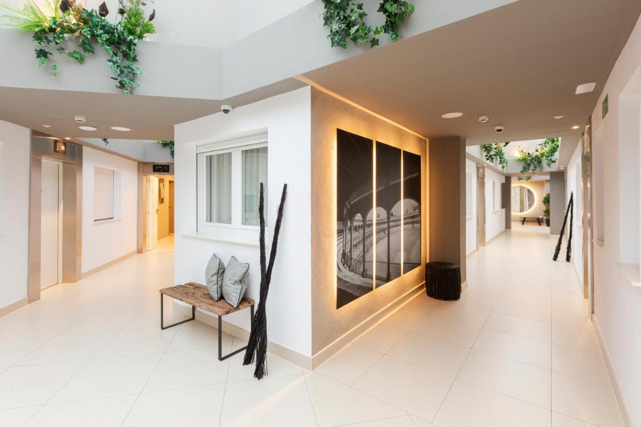 Apartamentos Martalia Arenal Ronda Ngoại thất bức ảnh