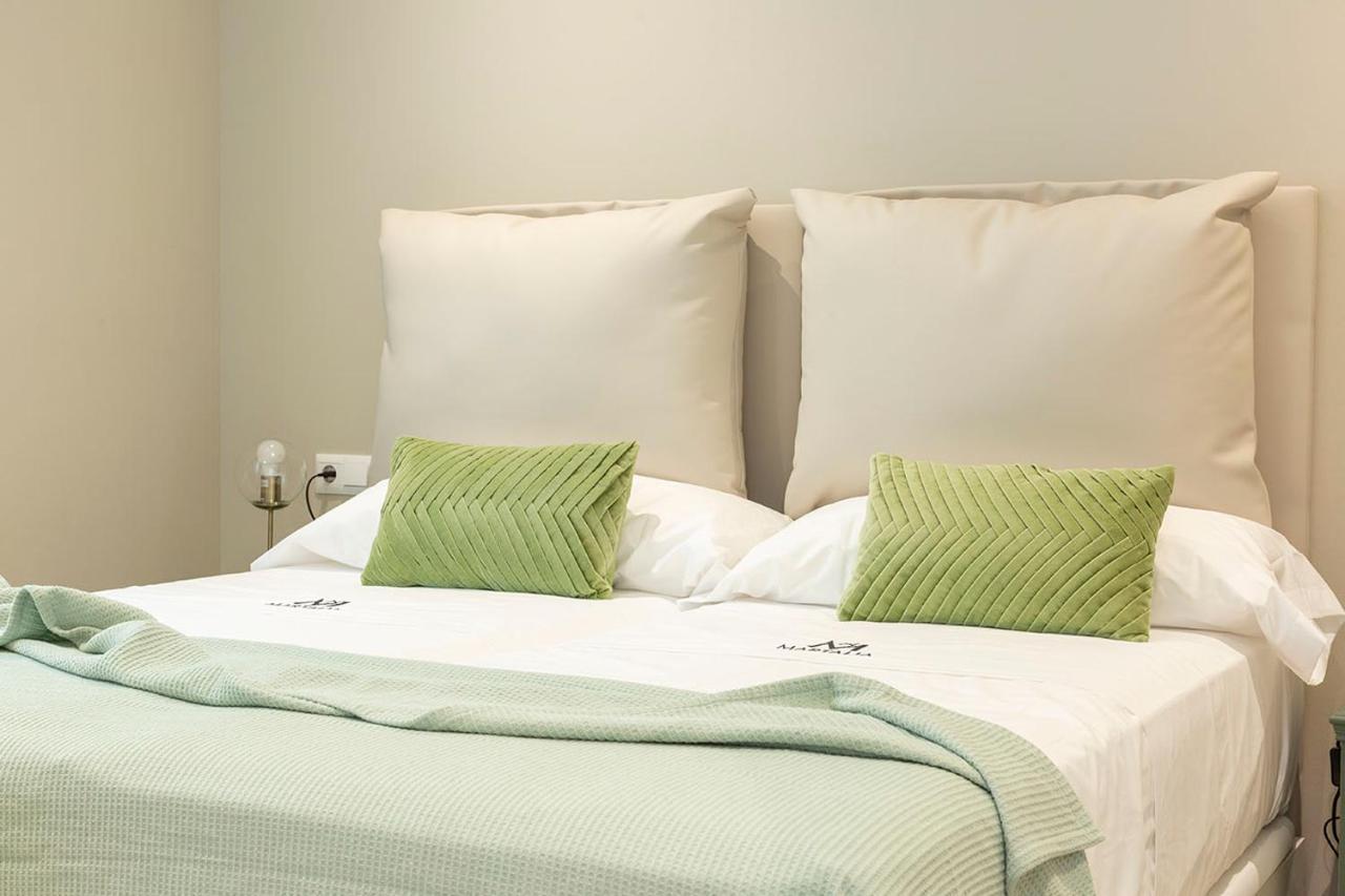 Apartamentos Martalia Arenal Ronda Ngoại thất bức ảnh